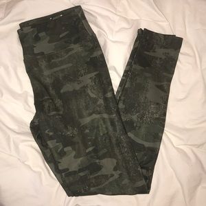 camo leggings